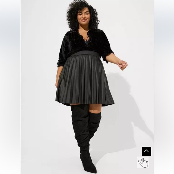 Torrid Madison Velvet Burnout Button Up Shirt - Picture 1 of 8